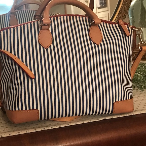 MWOT Dooney and Burke purse - Picture 12 of 15